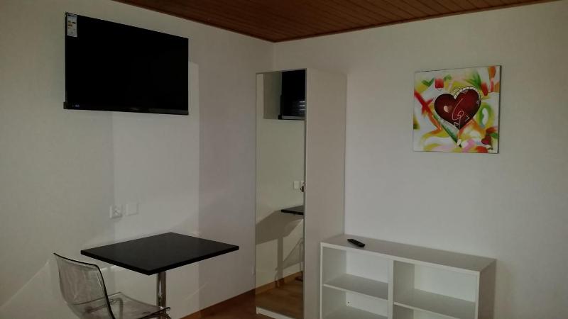 Single Room image 3