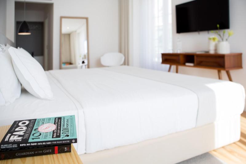 The 8 - Downtown Suites - image 4
