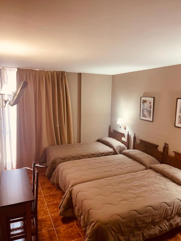 Triple Room (3 Adults) image 1