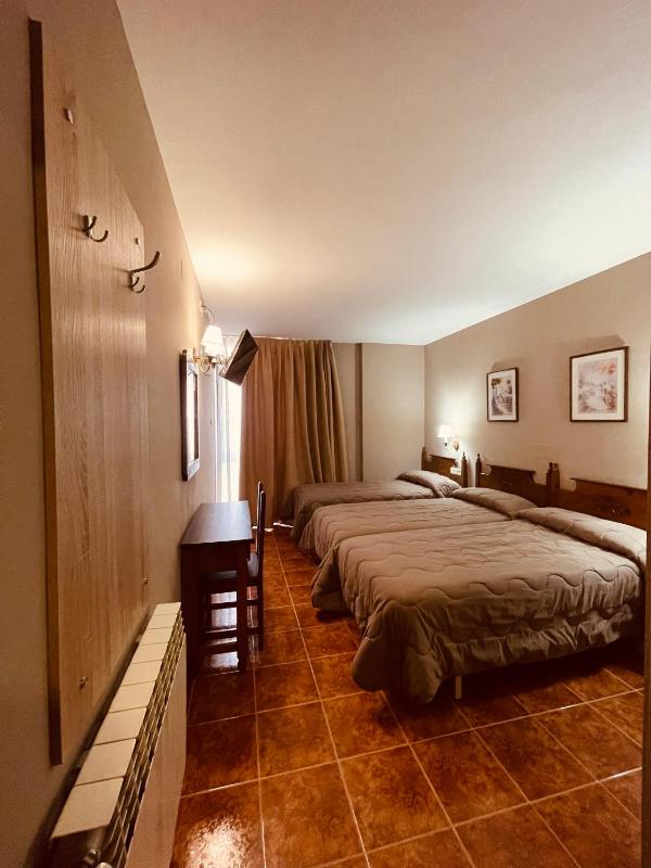 Triple Room (3 Adults) image 2