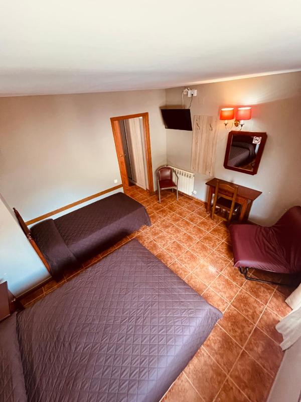 Triple Room (2 Adults + 1 Child) image 2