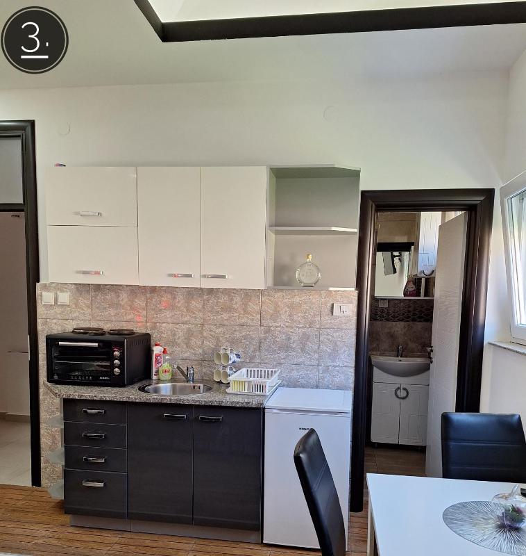 Apartment image 3