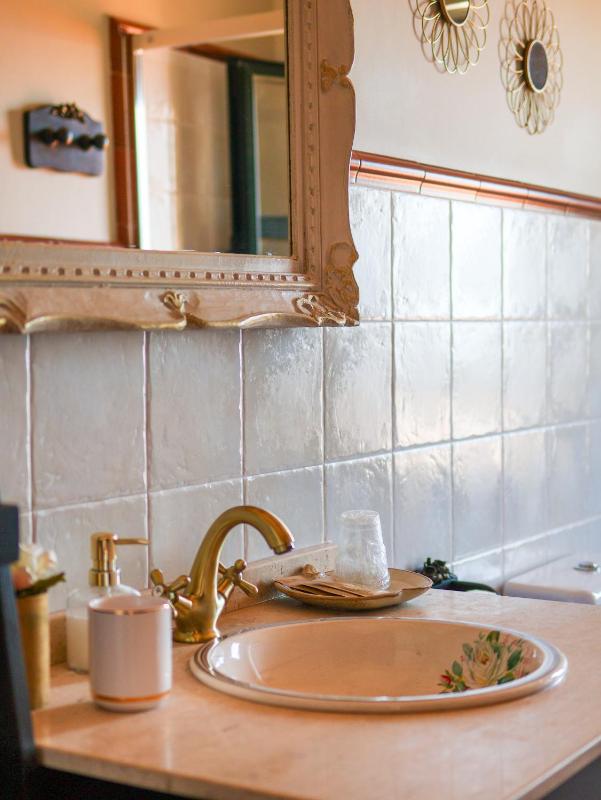 Superior Double or Twin Room with Sea View image 3