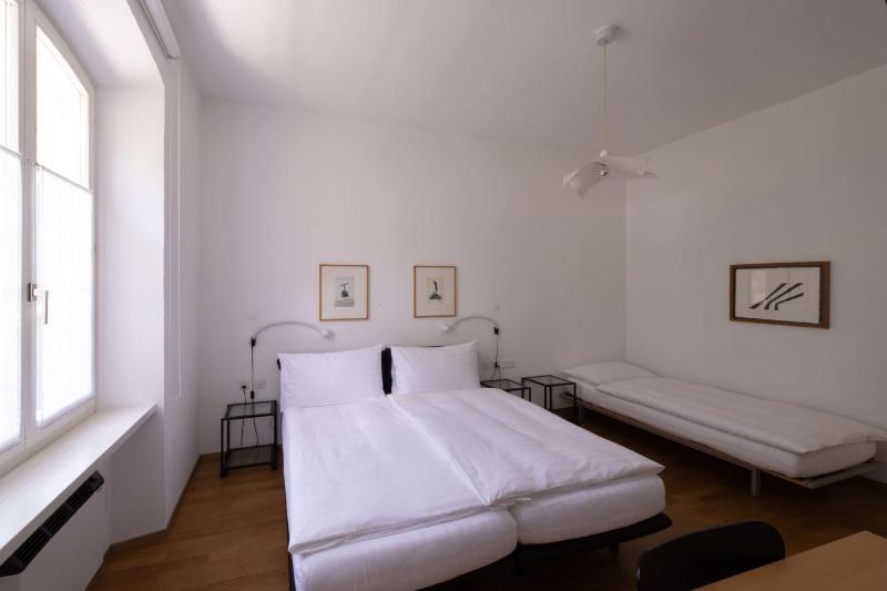 Double or Twin Room with Garden View image 3