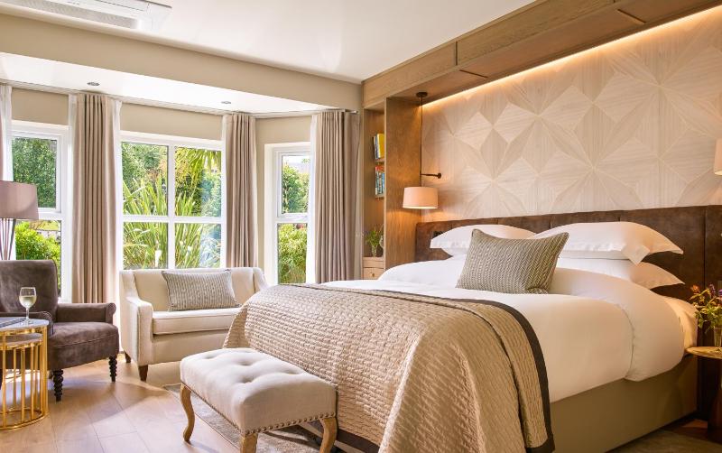 Luxury King Room image 3