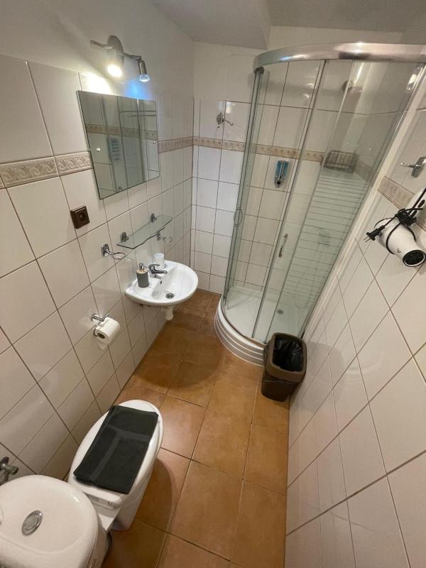 Triple Room with Bathroom image 3