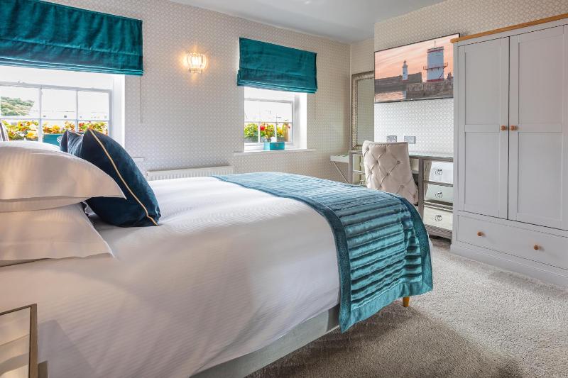 Superior King Room image 1