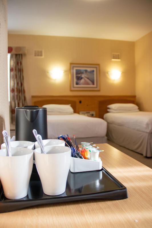 Classic Quadruple Room image 3