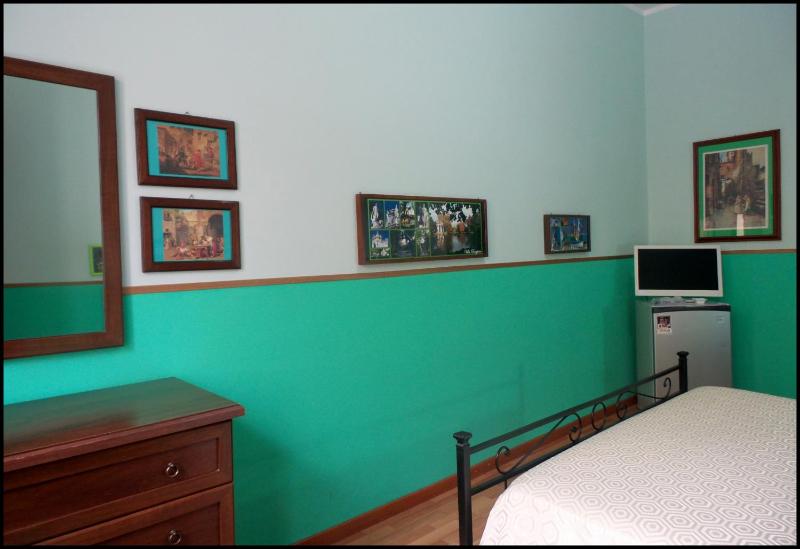 Deluxe Single Room image 4