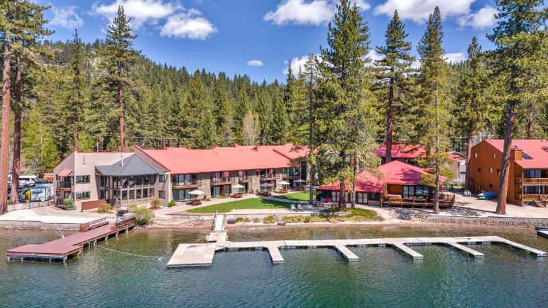 Lovely Studio w/Kitchen and Partial Lake View #122 at Donner Lake Village - image 13