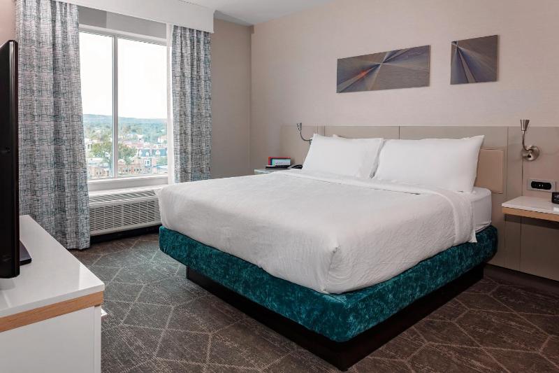 King Room image 2