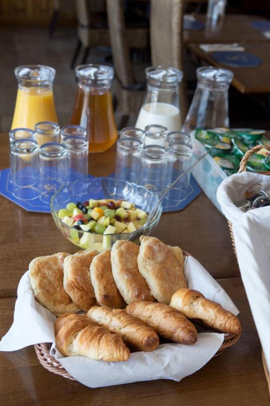 Luxury Double Room with Sea View image 2