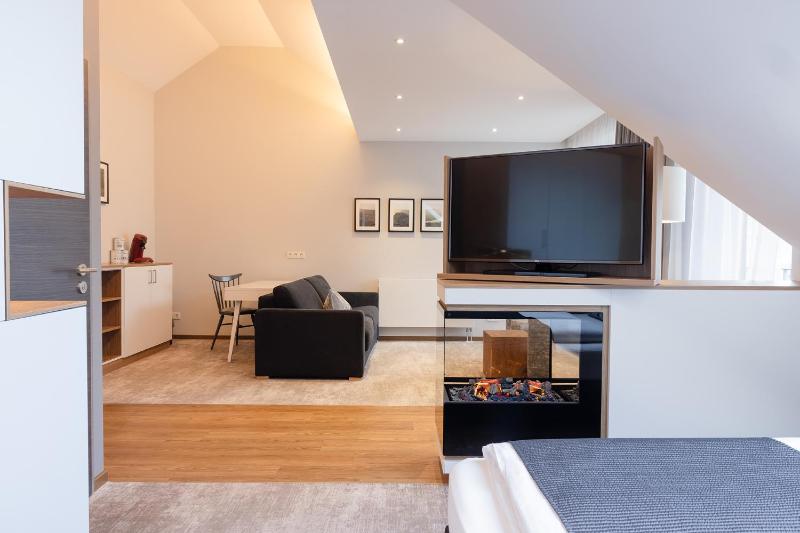 Suite with Balcony image 3