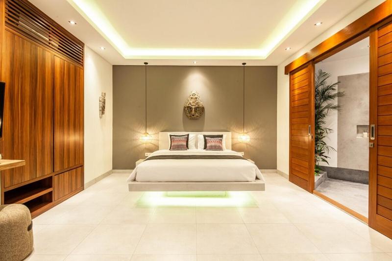 Luxurious 6 Br in Canggu 400m to Finns Beach - image 25
