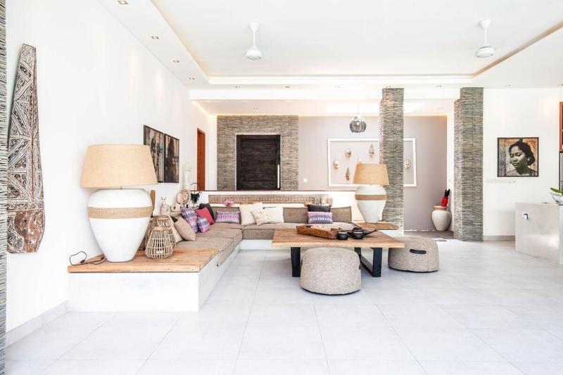 Luxurious 6 Br in Canggu 400m to Finns Beach - image 45