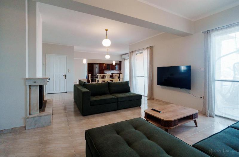 Four-Bedroom House image 4