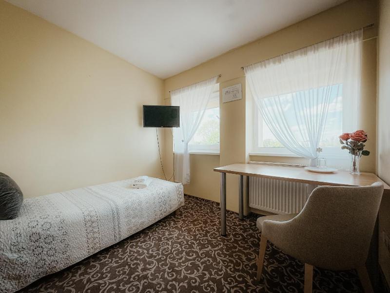 Single Room image 3