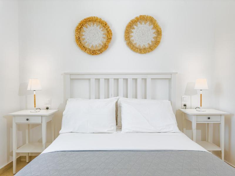 Double or Twin Room with Pool View image 2