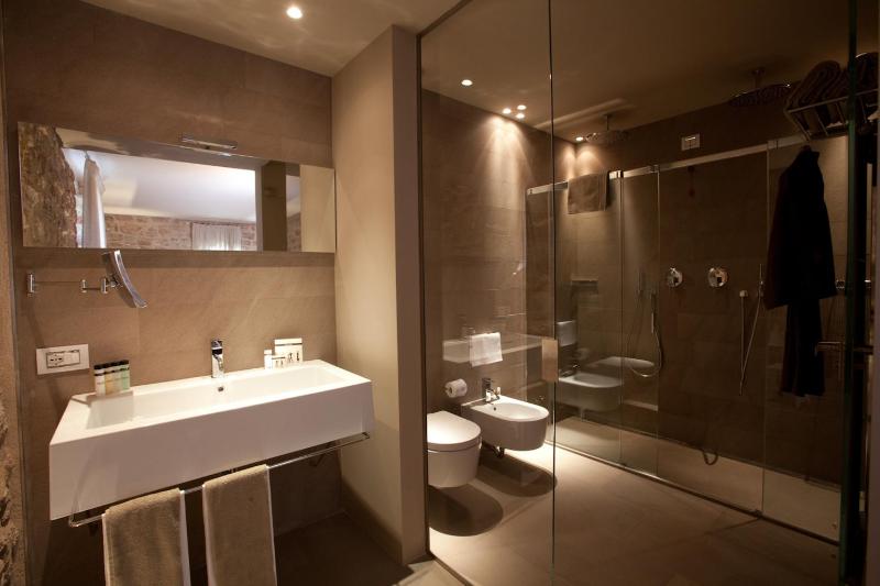 Privilege Suite with Spa Access  image 4