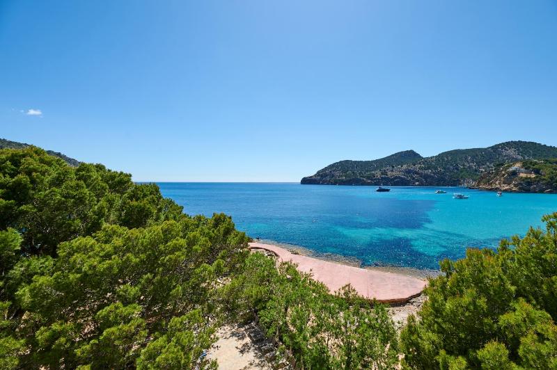 Double Superior Frontal Sea View image 3