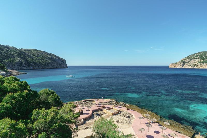 Double Superior Frontal Sea View image 2