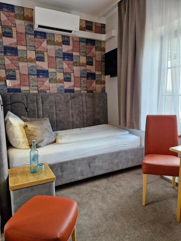 Single Room image 3