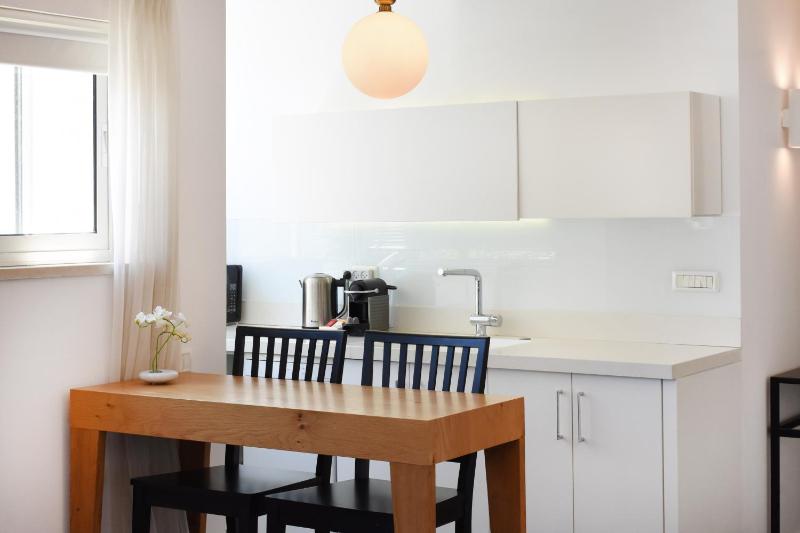 Hilton Area 2BR by HolyGuest - image 13