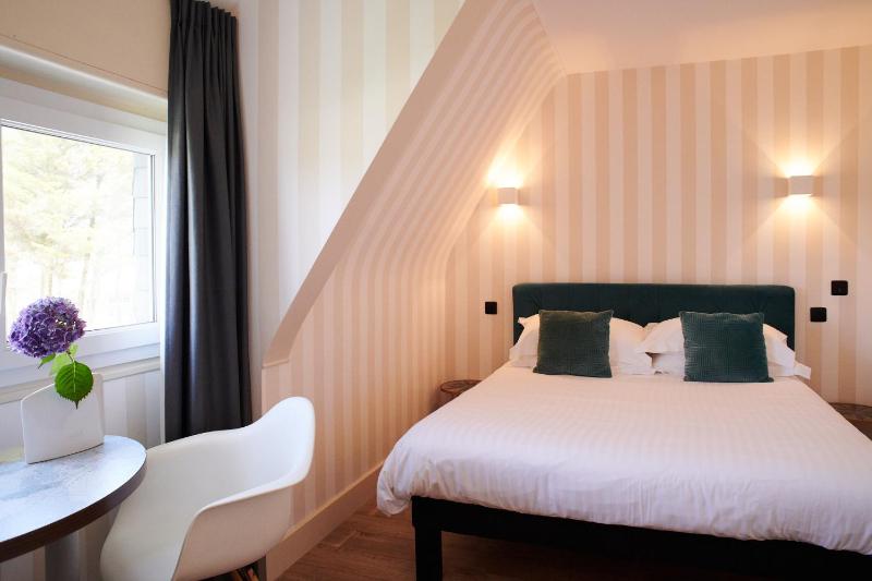 Double Room No Sea View image 3