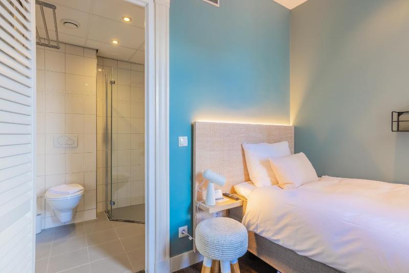 Single Room image 4