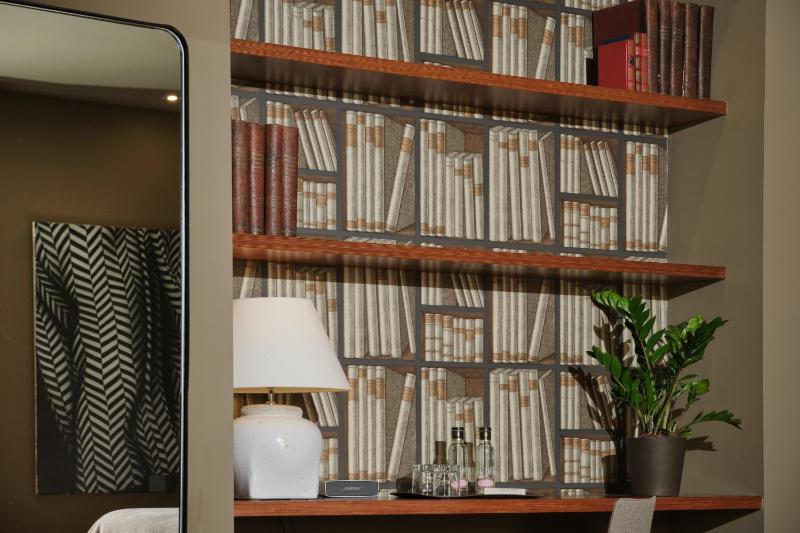 Deluxe Double or Twin Room image 4