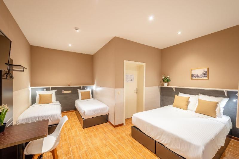 Budget Quadruple Room image 3