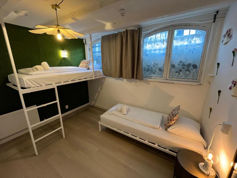 Tulip Double Room image 2