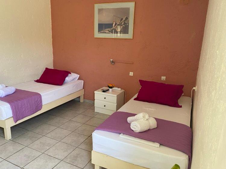 Twin Room with Balcony image 1