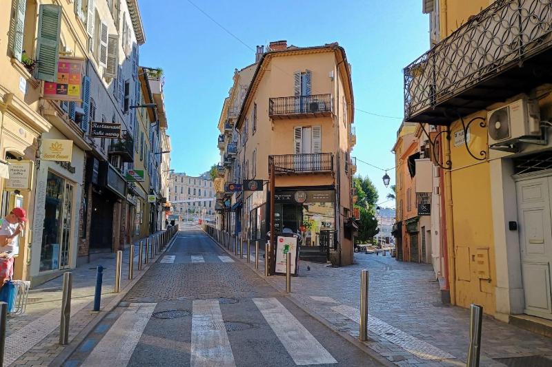 Charming T2 in the heart of city center - image 24