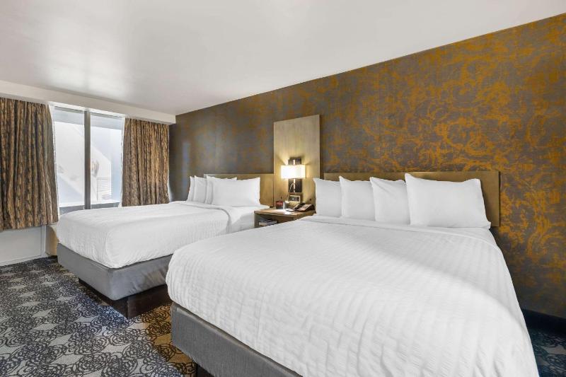Deluxe Queen Room with Two Queen Beds image 3