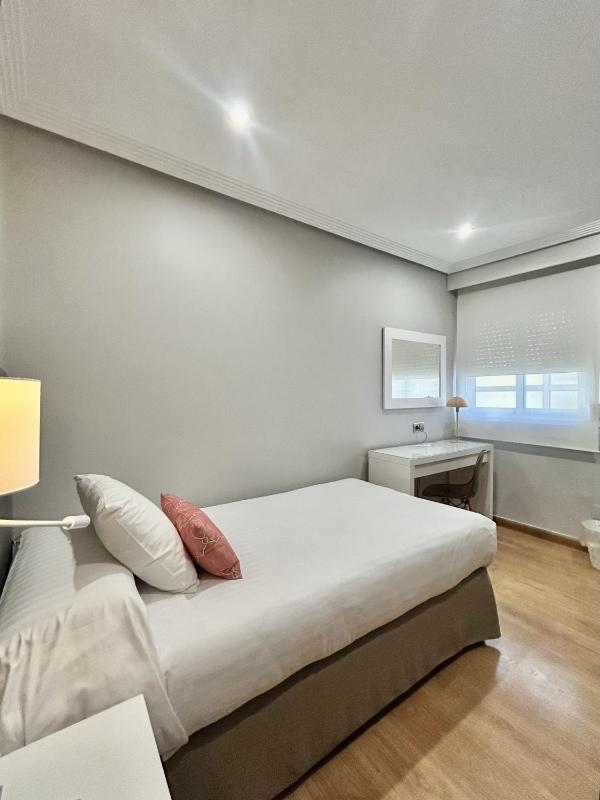 Single Room image 1