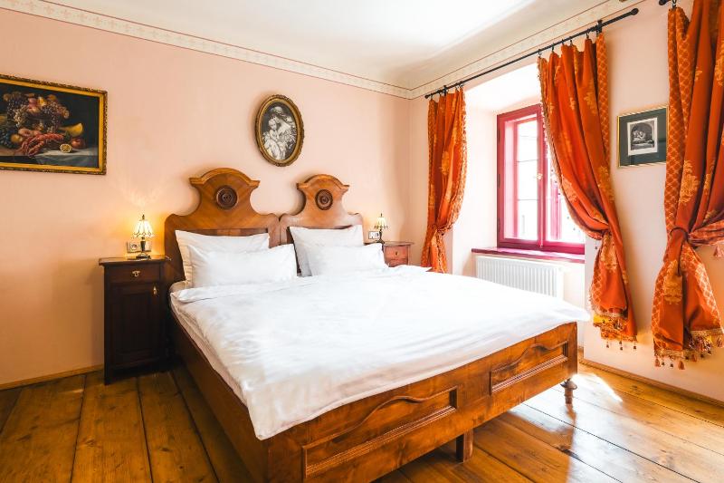 Deluxe Double Room image 4