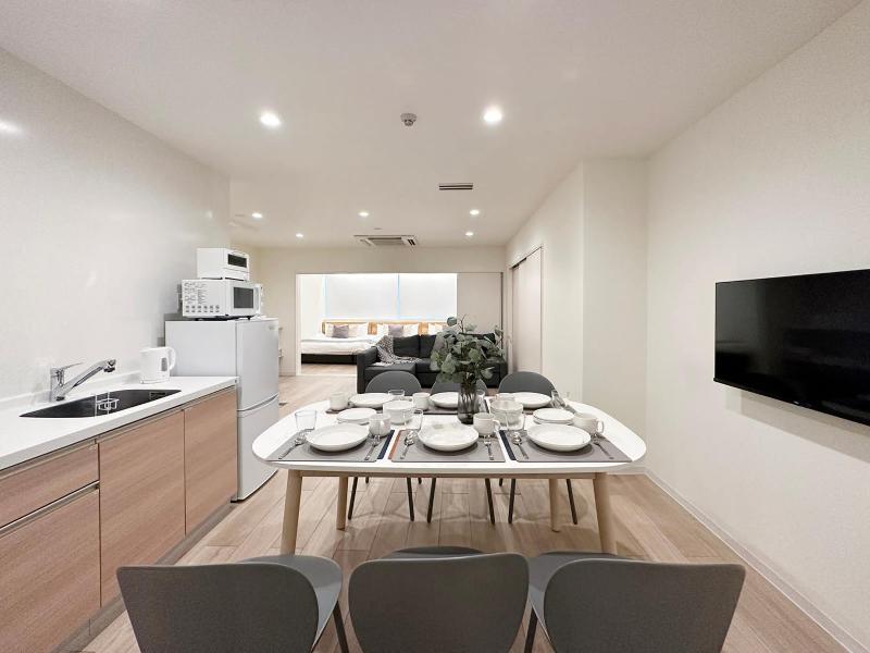 Spacious Apt for 12Ppl Very Good Location - image 13