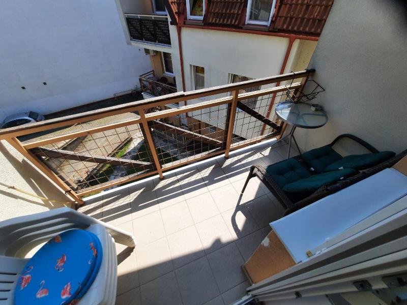 Zöld Béka Apartmanok Kölcsey II - image 12