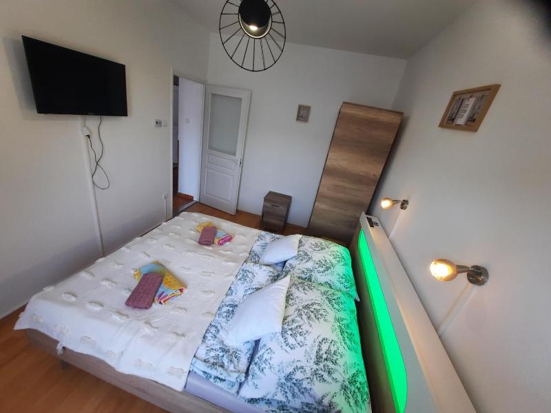 Zöld Béka Apartmanok Kölcsey II - image 10
