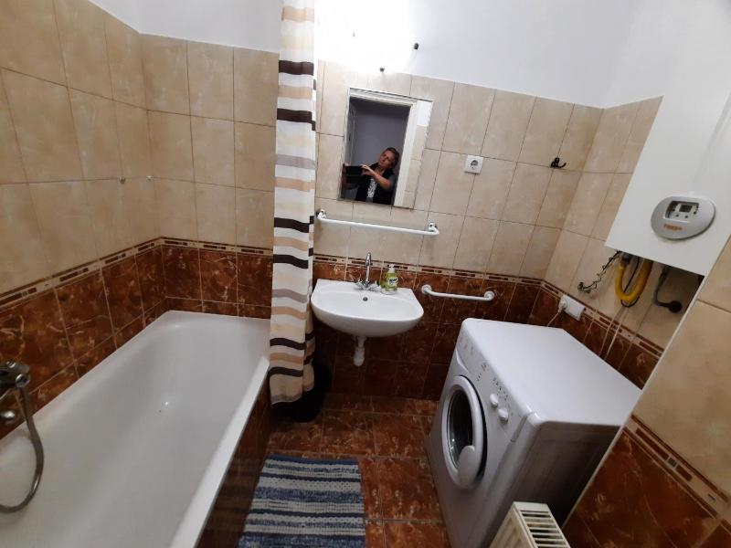 Zöld Béka Apartmanok Kölcsey II - image 4