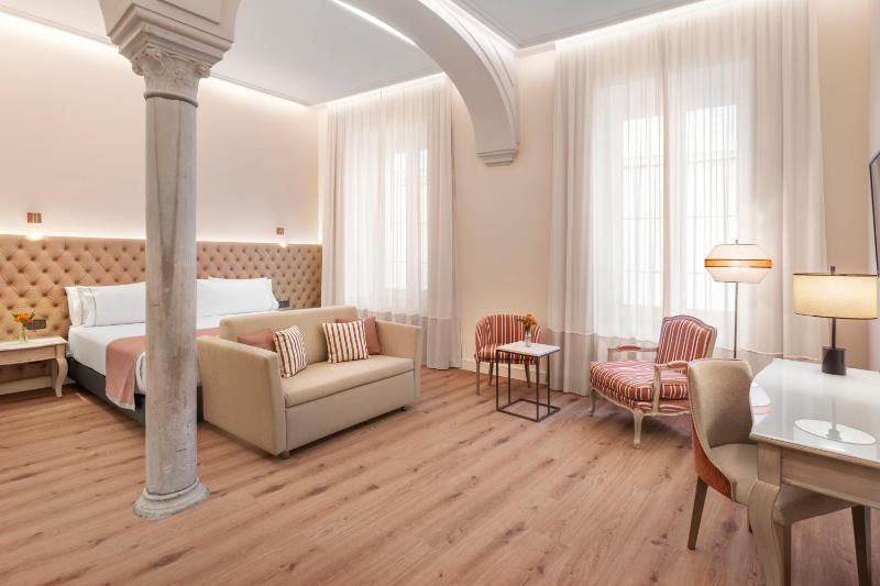 Junior Suite image 3
