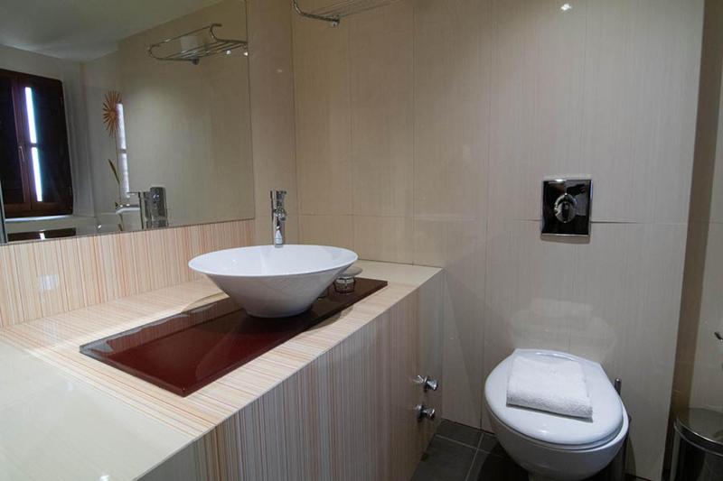 Executive Suite image 3