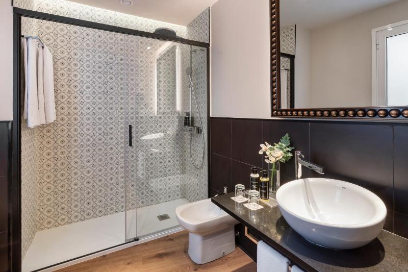 Single Room image 2