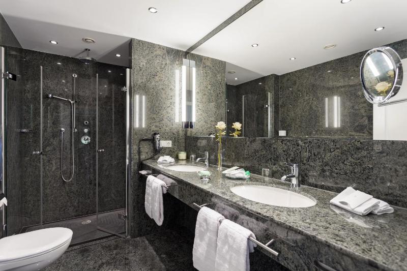 Suite with Balcony image 2