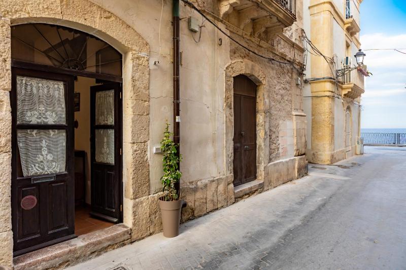 Casa Ariadne by Ortigia Apartments - image 3