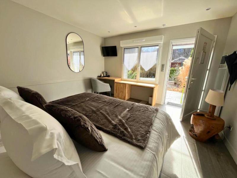 Double Room with Mountain View image 1
