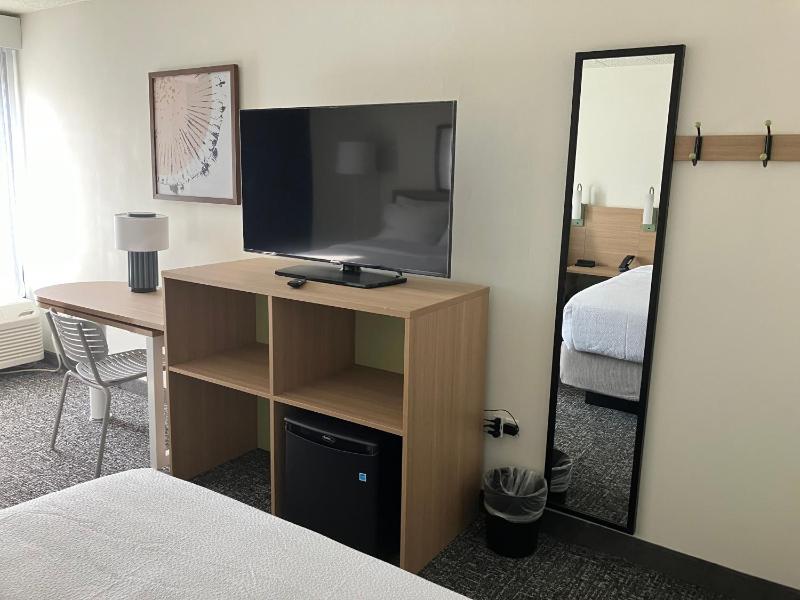 King Room image 3