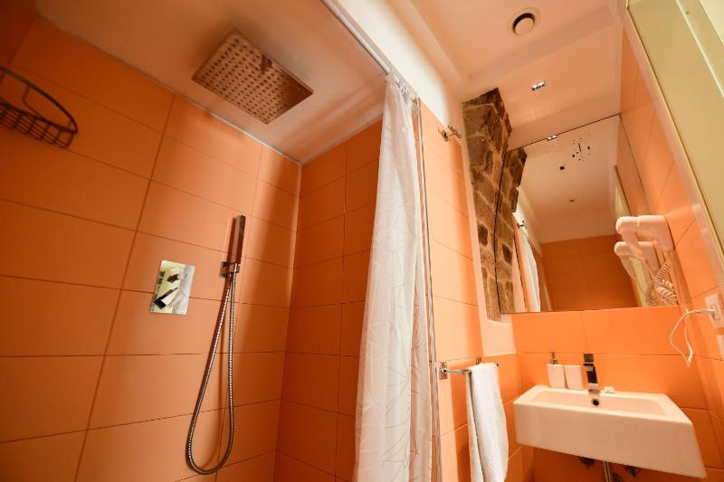 Deluxe Double or Twin Room image 1