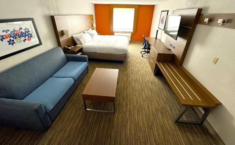 King Suite - Non-Smoking image 1